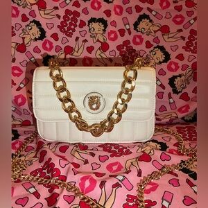 Aldo White Quilted Gold Chain Bag with Lion 🦁 detail